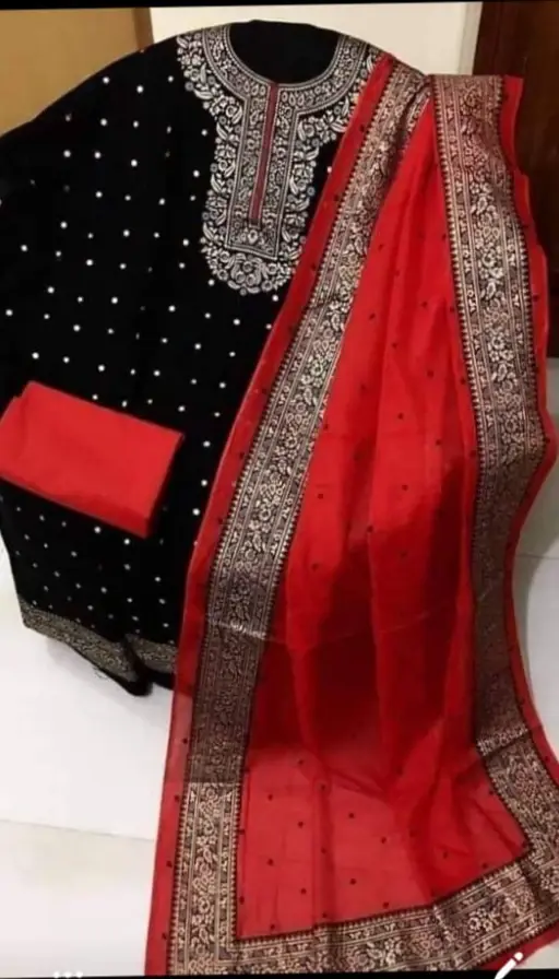 আনস্টিজ স্ক্রিন প্রিন্ট থ্রি-পিস - Effortless Sophistication