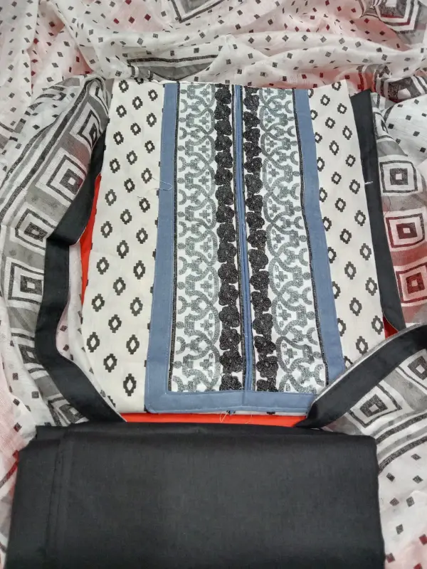 বুটিকস থ্রি পিস - Versatile Wardrobe Essential