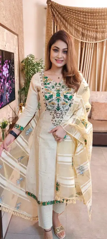 আনস্টিজ স্ক্রিন প্রিন্ট থ্রি-পিস - Effortless Style