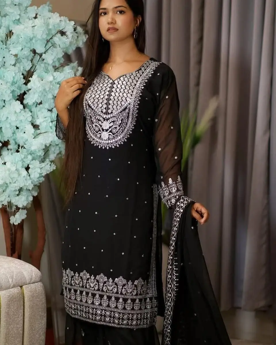 Weightless Jorjet Three Piece - Effortless Elegance