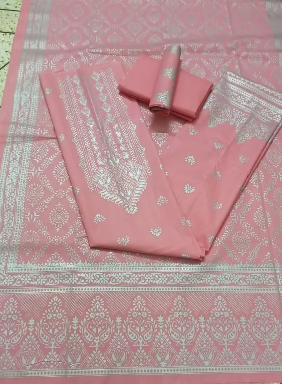 কাতান স্ক্রিন প্রিন্ট থ্রি পিস (সাদা গ্লিটার) - Elegant Playful Fashion