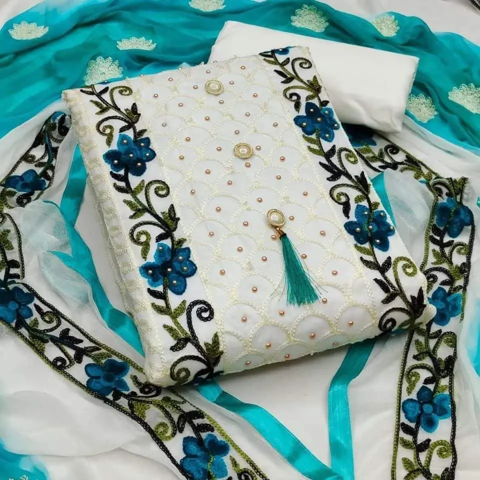 কাশ্মীরী আড়ি এম্ব্রডারী থ্রি-পিচ - শীতল আবহাওয়ার জন্য আদর্শ