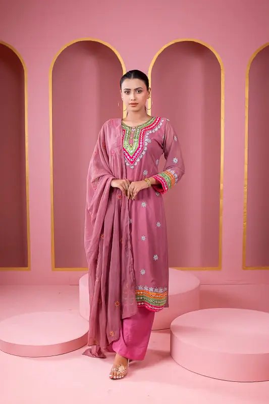 রেডিমেড জর্জেট ডলার এবং এমব্রয়ডারি কাজ করা থ্রী পিস