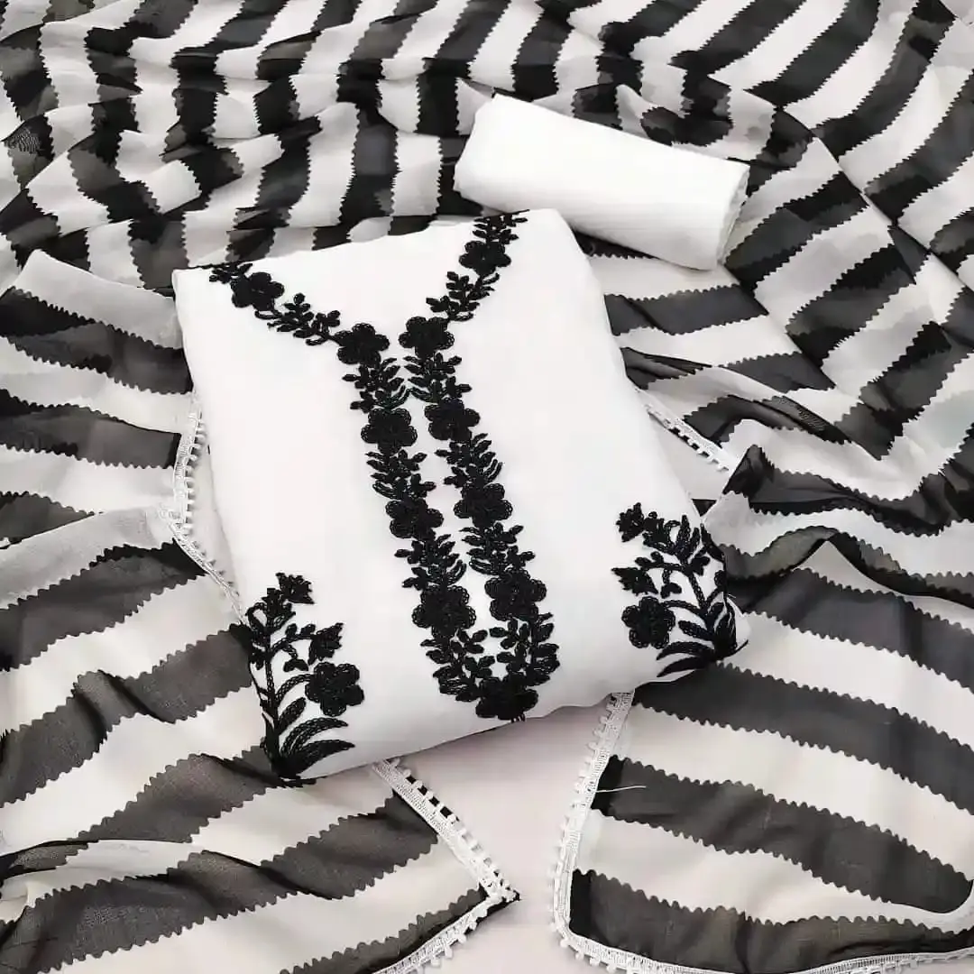 কাশ্মীরী আড়ি এম্ব্রডারী থ্রি-পিচ - Luxurious Artistic Design