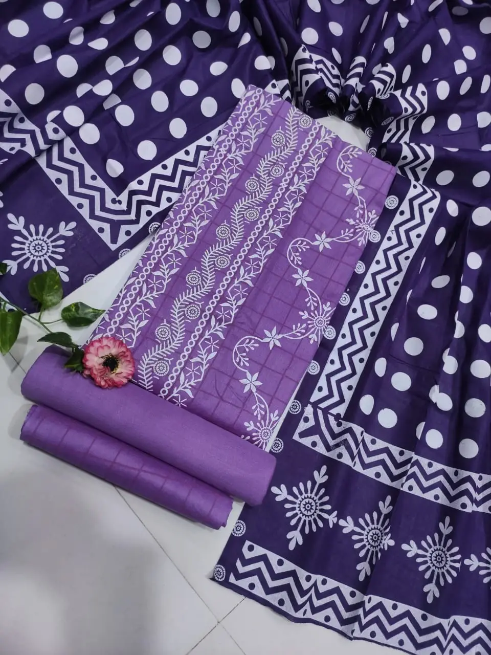 স্কিন প্রিন্ট থ্রি পিস - Trendy Fashion