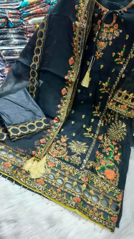 Pakistani Design 4-Piece Sada Bahar Tissue Set - Classic Elegance