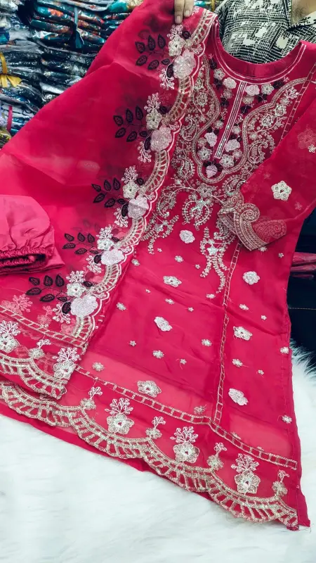 Pakistani Design 4-Piece Sada Bahar Tissue Set - Sophisticated Look